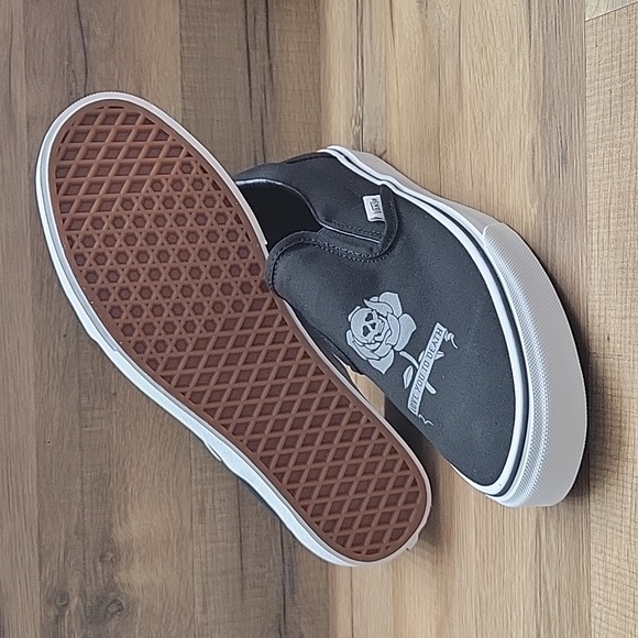 Van's classic slip on Brand new in the box authentic uper textile. - Picture 4 of 10